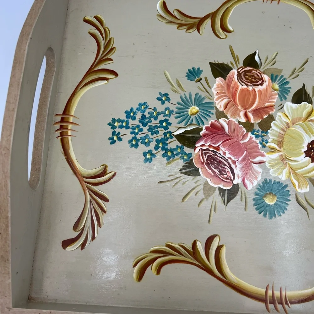 N/A vintage trinket